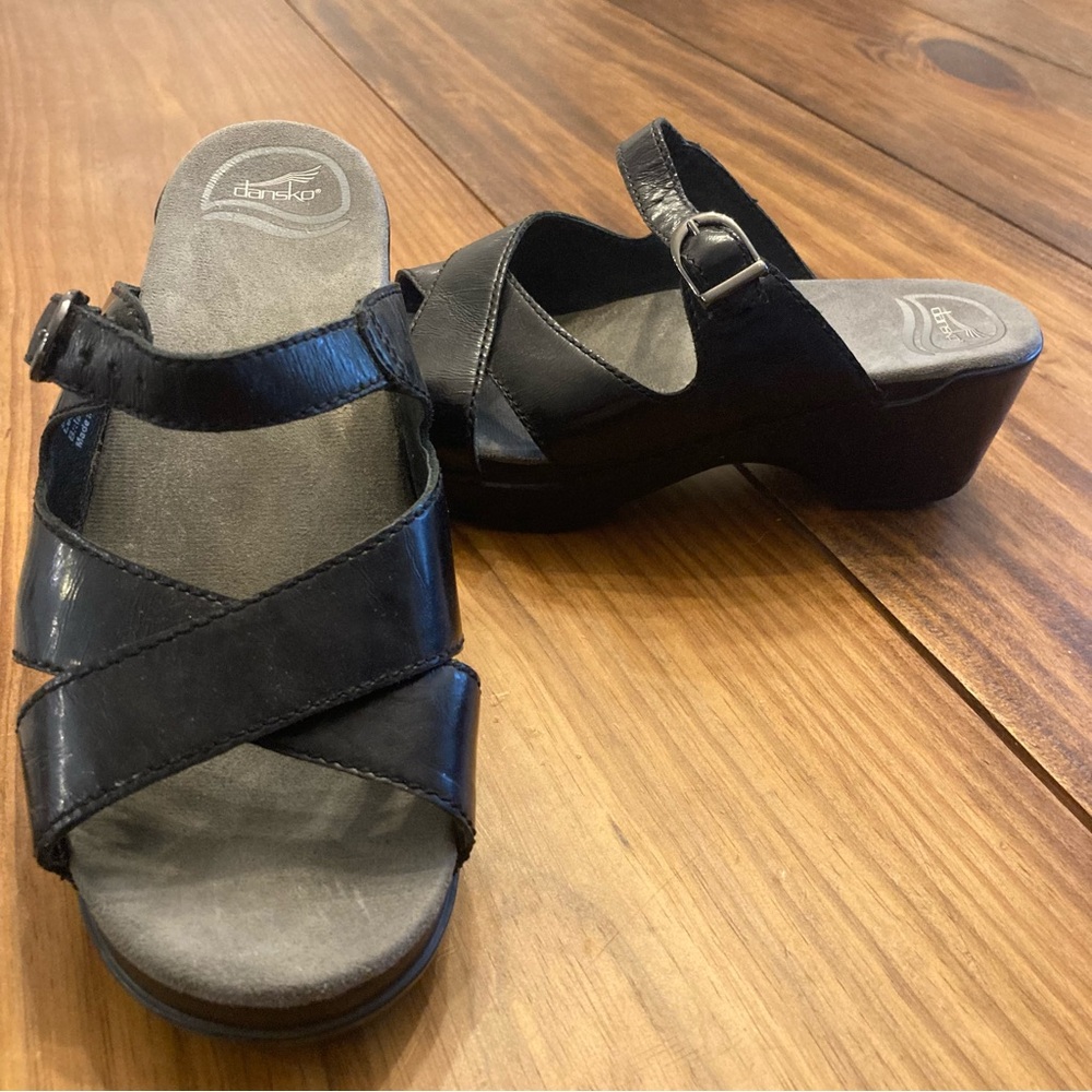 Dansko Sela Womens 39 (US 8.5-9) Black Leather Strappy Buckle Sandals
